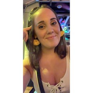 Meet your Posher, Julia